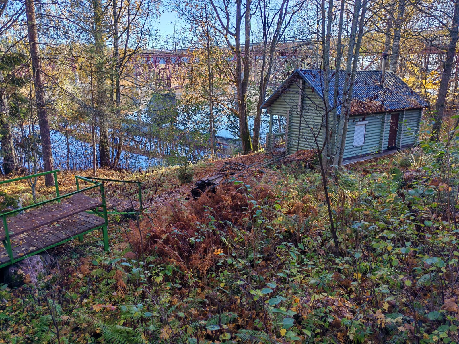 Берег осенью